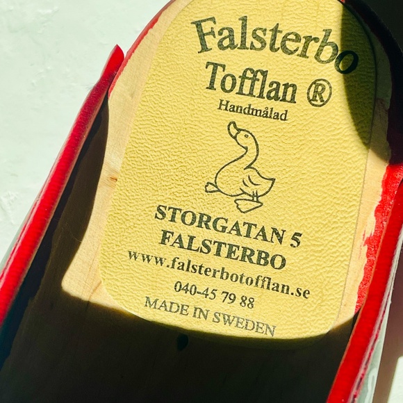 Falsterbo Tofflan Handmaid/Hand Painted Swedish Clogs - Picture 6 of 9